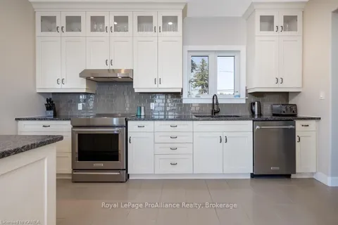 4506 BATH Rd, Loyalist, ON K7N 1A7