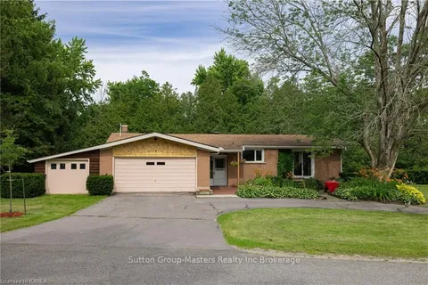 3 HELENA Pl, Kingston, ON K7L 4V1