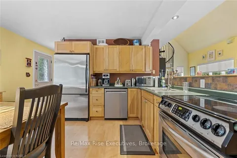 196 OLD RIVER Rd, ON K0E 1R0