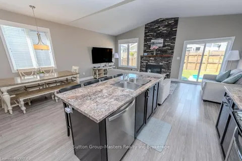 404 BETH Cres, Kingston, ON K7P 0K9