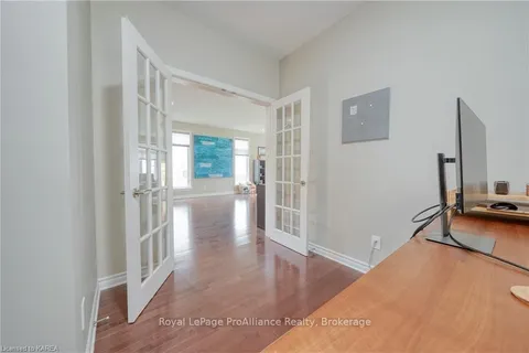 621 HALLOWAY Dr, Kingston, ON K7K 0H5