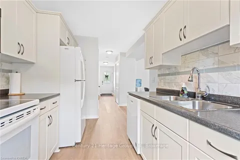 3486 PRINCESS St, Kingston, ON K7P 0L4