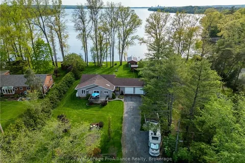 14 SUNSET Lane, Greater Napanee, ON K7R 3K7