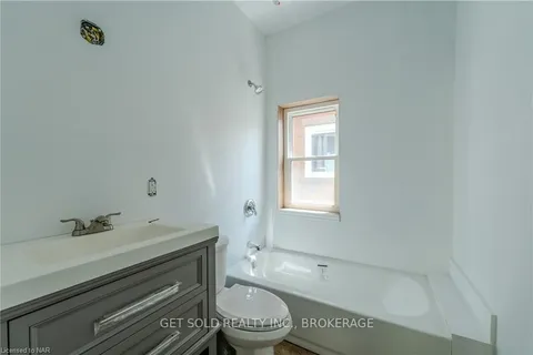 210 LOCK St, ON N1A 1V2