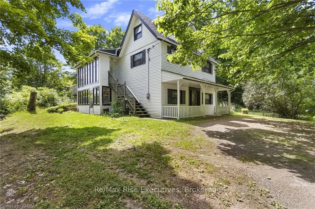 1349 RIDGE Rd, South Frontenac, ON K0H 2N0