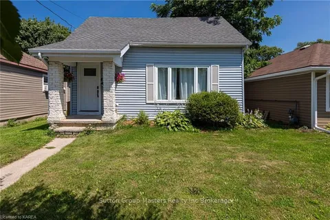 27 CONNAUGHT St, Kingston, ON K7K 4W1