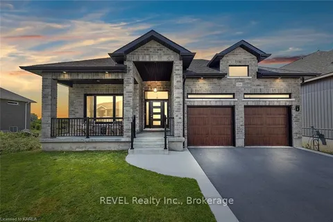 1249 CARFA Cres, Kingston, ON K7P 0M8