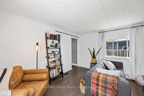 21 HERMES Dr, Kingston, ON K7K 5T3