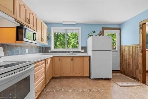 715 HIGH GATE PARK Dr, Kingston, ON K7M 5Z7