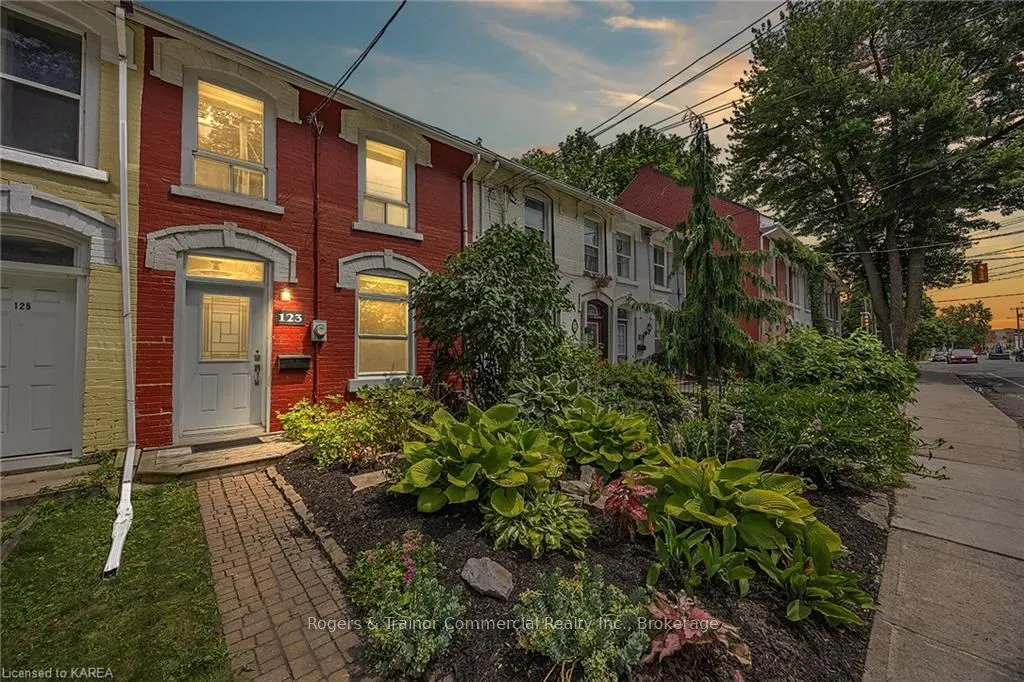 123 MONTREAL St, Kingston, ON K7K 2E9