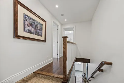 123 MONTREAL St, Kingston, ON K7K 2E9