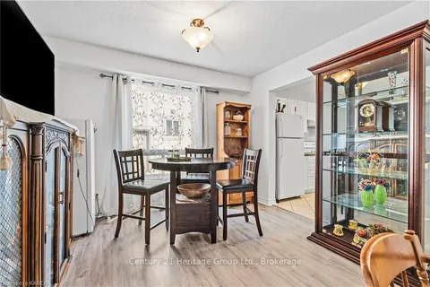 303 CONACHER Dr, Kingston, ON K7K 7J6