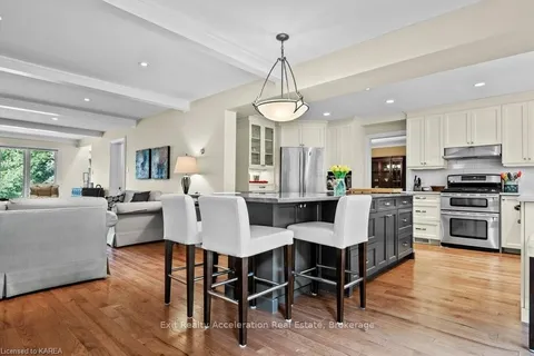 42 EDGEWOOD Dr, Greater Napanee, ON K7R 3K4