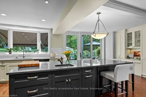 42 EDGEWOOD Dr, Greater Napanee, ON K7R 3K4