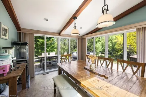 1059 CEDARWOODS Dr, South Frontenac, ON K0H 2W0