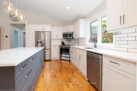 407 DEAN SMITH Rd, South Frontenac, ON K0H 2L0