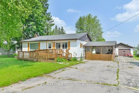 35 JOHN St, Addington Highlands, ON K0H 1P0