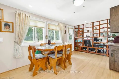 35 JOHN St, Addington Highlands, ON K0H 1P0