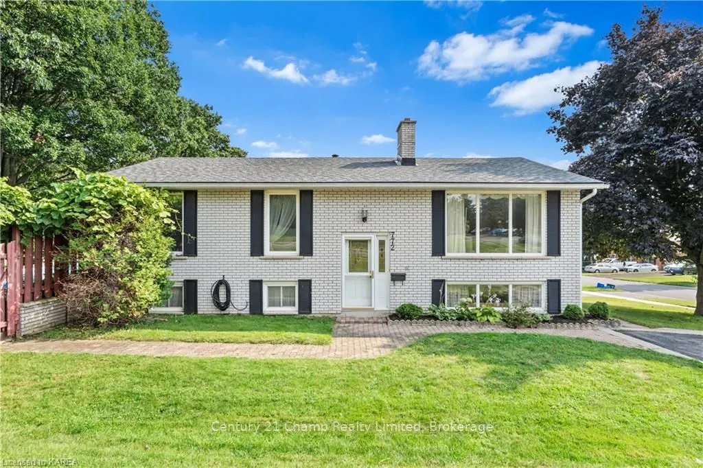 772 HILLSIDE Dr, Kingston, ON K7M 5Y7