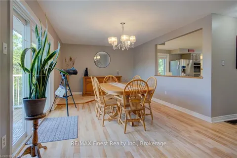 5525 RIDEAU Rd, South Frontenac, ON K0H 2N0