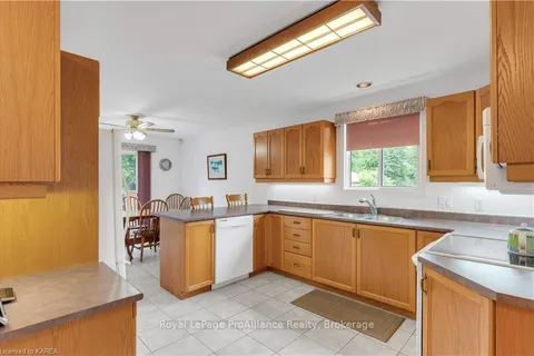 1030 GREENWOOD PARK Dr, Kingston, ON K7K 7C7