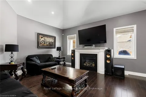 868 ROSHAN Dr, Kingston, ON K7P 0B2