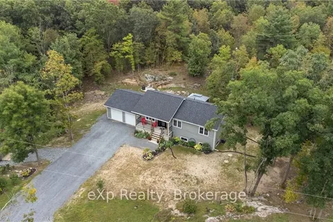 214 HINCHINBROOKE Rd, South Frontenac, ON K0H 1N0