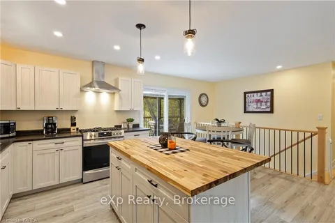 214 HINCHINBROOKE Rd, South Frontenac, ON K0H 1N0