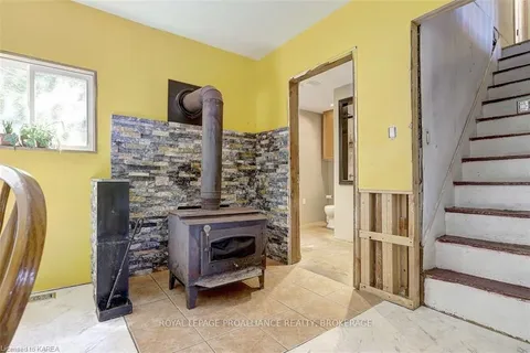 946 SAND BAY Rd, Leeds and the Thousand Islands, ON K0E 1L0