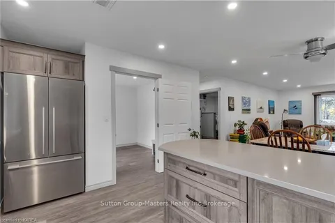 6179 NORTH SHORE Rd, South Frontenac, ON K0H 2L0