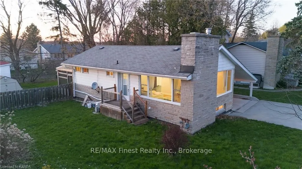 220 INDIAN Rd, Kingston, ON K7M 1T5