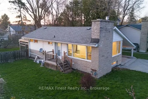 220 INDIAN Rd, Kingston, ON K7M 1T5