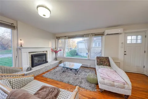 220 INDIAN Rd, Kingston, ON K7M 1T5