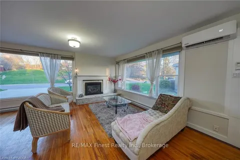 220 INDIAN Rd, Kingston, ON K7M 1T5