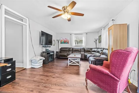 6817 38, South Frontenac, ON K0H 2W0