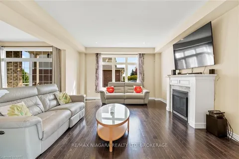 4037 BUSH Cres, Lincoln, ON L3J 0H2