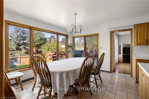 617 RIVERMEADE Ave, Kingston, ON K7M 7Z5