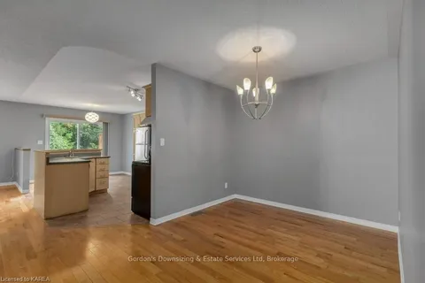 586 TEAL Crt, Kingston, ON K7M 8Z5