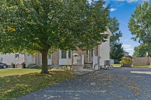 42 MCKEOWN Cres, Loyalist, ON K7N 1Y3