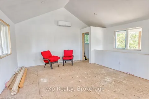 1036 HILLTOP Rd, Central Frontenac, ON K0H 2E0