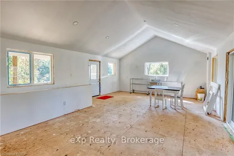 1036 HILLTOP Rd, Central Frontenac, ON K0H 2E0