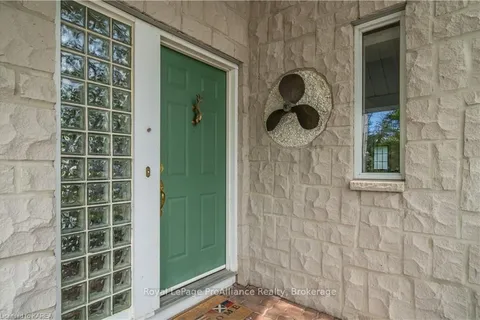 130 FACTORY Lane, Loyalist, ON K0H 1G0