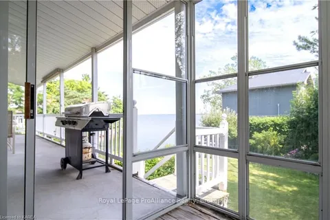 130 FACTORY Lane, Loyalist, ON K0H 1G0