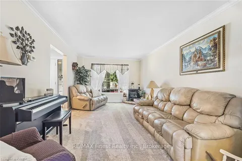 914 ROWANTREE Cres, Kingston, ON K7P 1P5