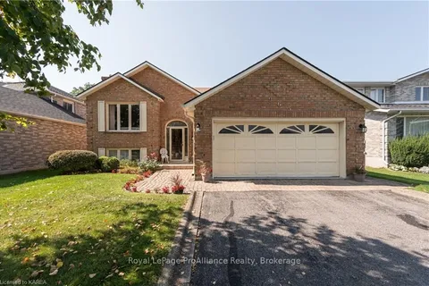 963 AUDEN PARK Dr, Kingston, ON K7M 7T6