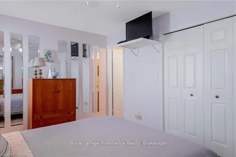 963 AUDEN PARK Dr, Kingston, ON K7M 7T6