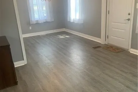 3 IVY Ave, St. Catharines, ON L2P 1Y1