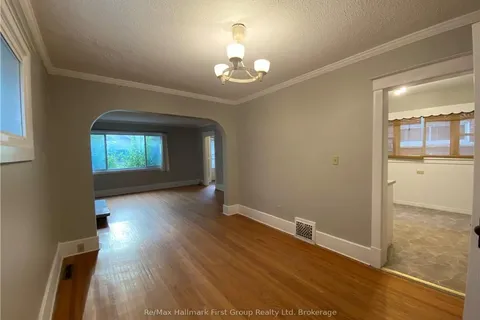 516 VICTORIA St, Kingston, ON K7L 4A1