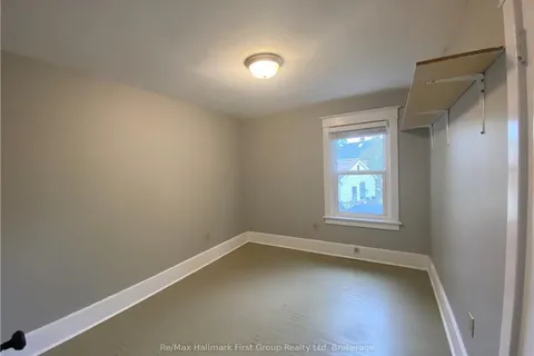 516 VICTORIA St, Kingston, ON K7L 4A1