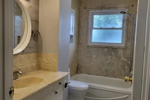 22 WILLOWDALE Ave, St. Catharines, ON L2R 4K6